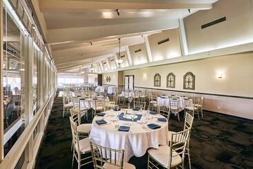 Canyon Crest Country Club ballroom